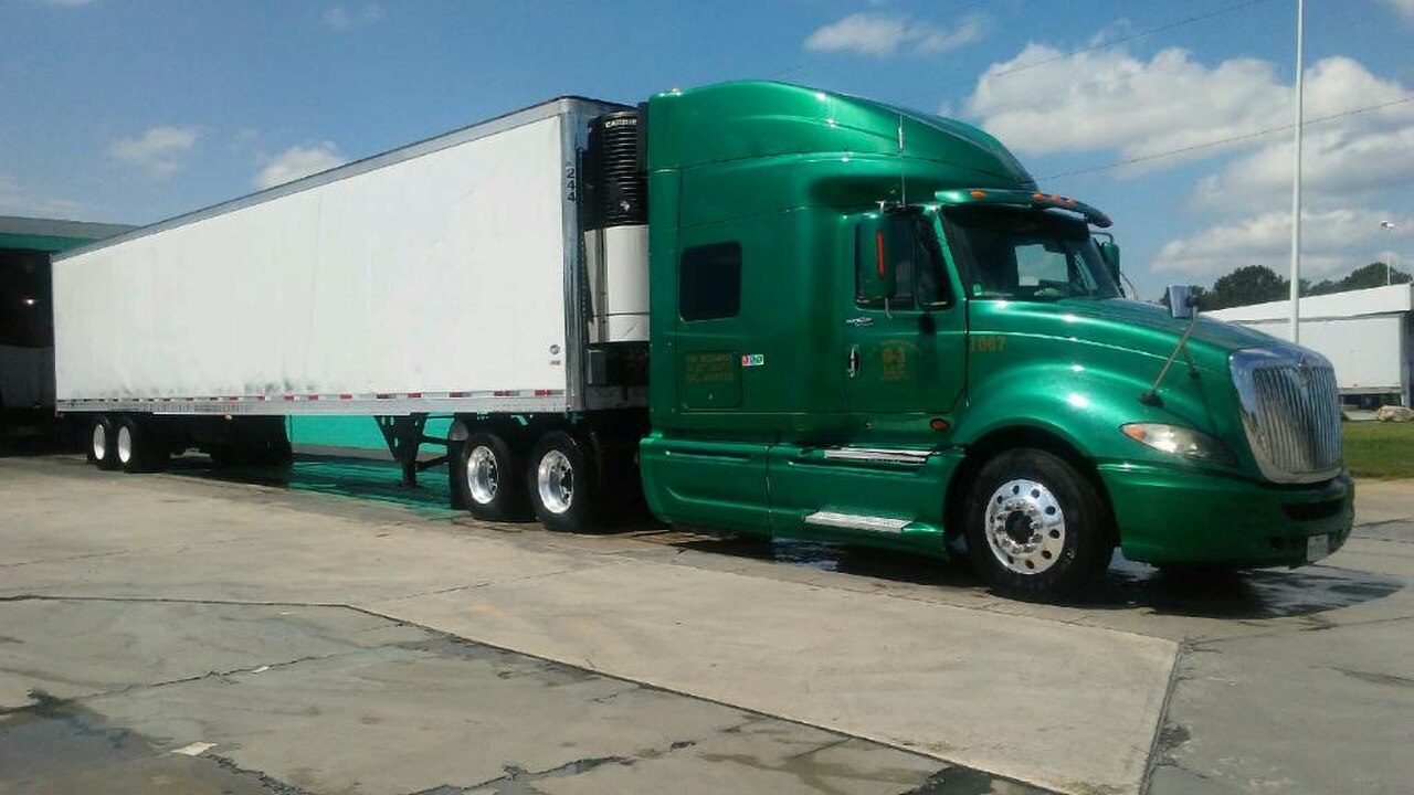 Refrigerated truck for medical logistics